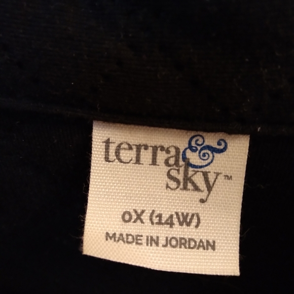 Terra & Sky Women's Plus Size Quilted Terry and Faux Sherpa - Picture 6 of 6